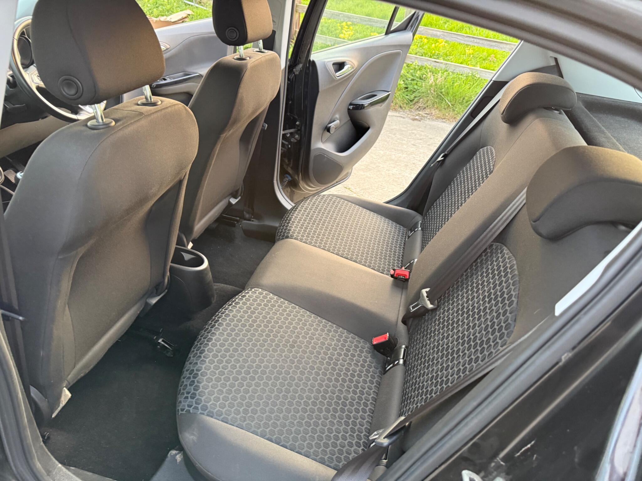 Vauxhall Corsa 1.4i Design Euro 6 (s/s) 5dr — photo 89 of 104
